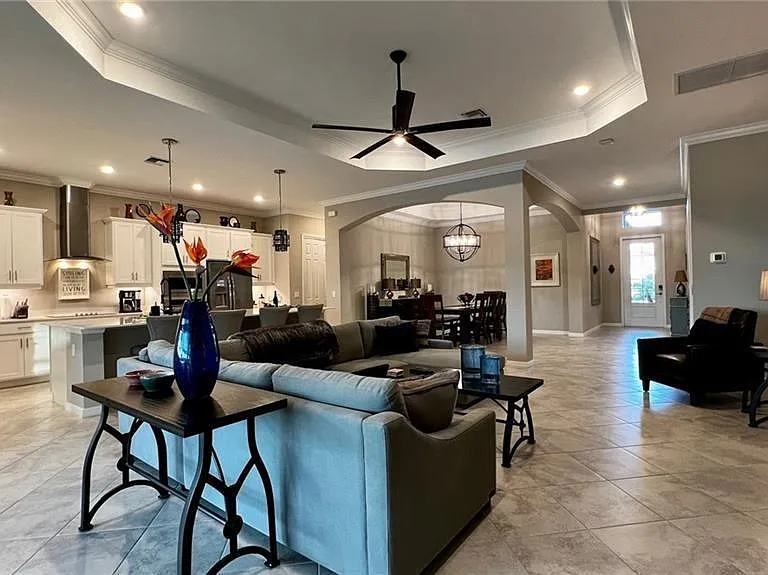 5985 Berwick Ln — Photo 11