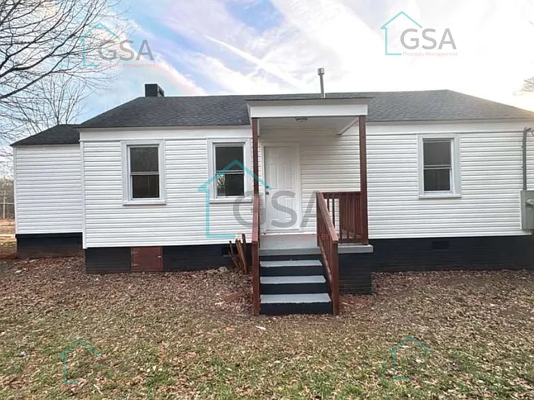 694 Saxon Ave — Photo 3