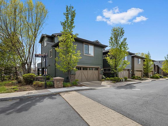 3rd image of 601 SW Otter Way