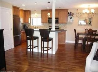 69 Landing Cir, Suffield, CT 06078