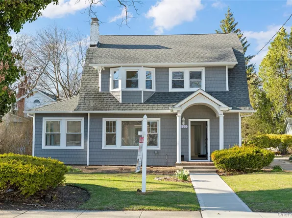 120 Lena Avenue, Freeport, NY 11520