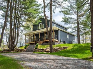 1022 Briscoe Bay Ln, South Frontenac, ON K0H1H0