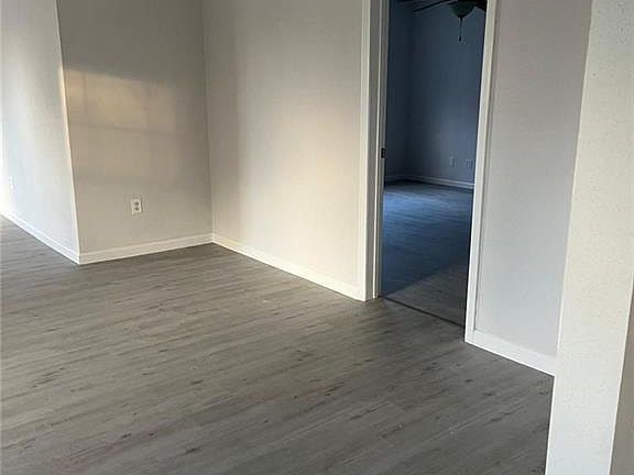 4th image of 1412 N Ash St