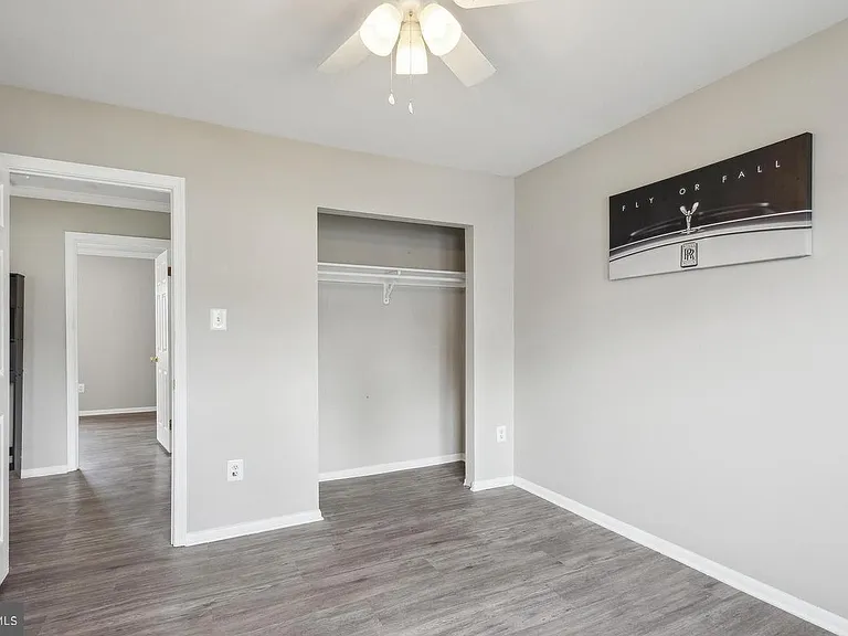 9490 Mooregate Ct — Photo 16