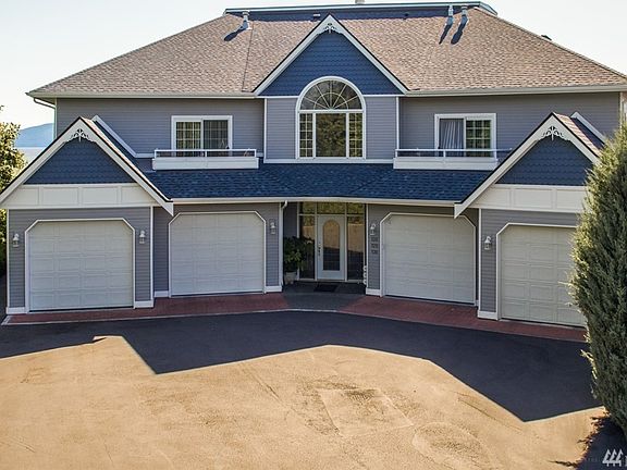 3rd image of 909 Marine Dr Unit 130