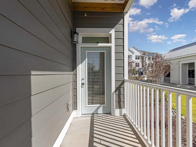 Middle Sound West Apartments — Photo 113