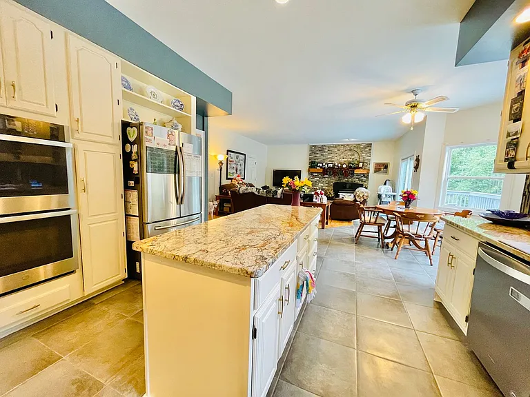 1474 Freeman Dr — Photo 11