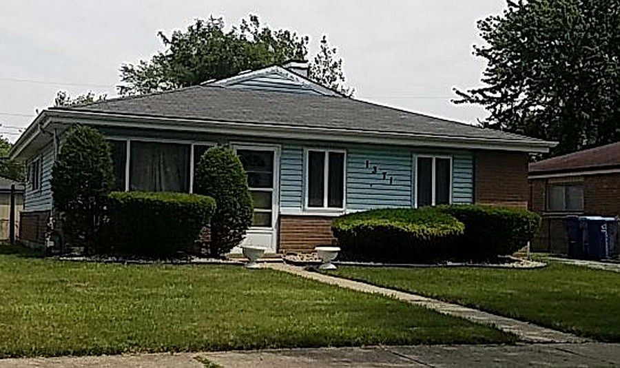 1st image of 1371 Woodview Ave
