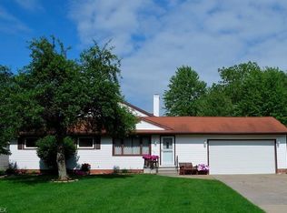 18005 Ash Dr, Strongsville, OH 44136