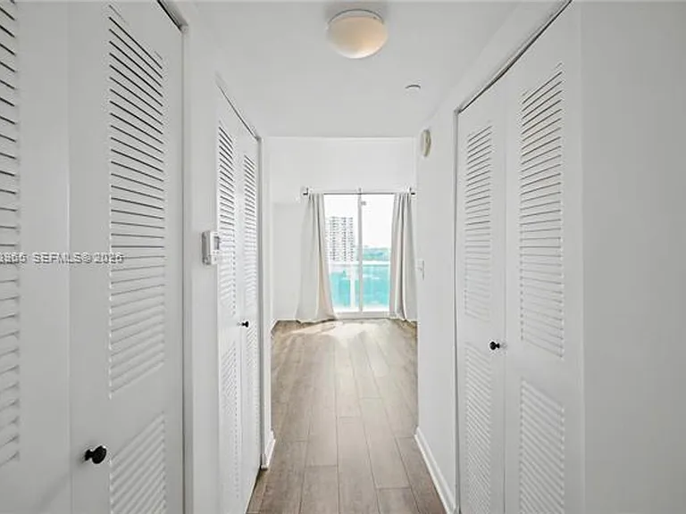 2101 Brickell Ave #CU-1611 — Photo 19
