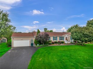 9391 Johnson Rd, Middleport, NY 14105