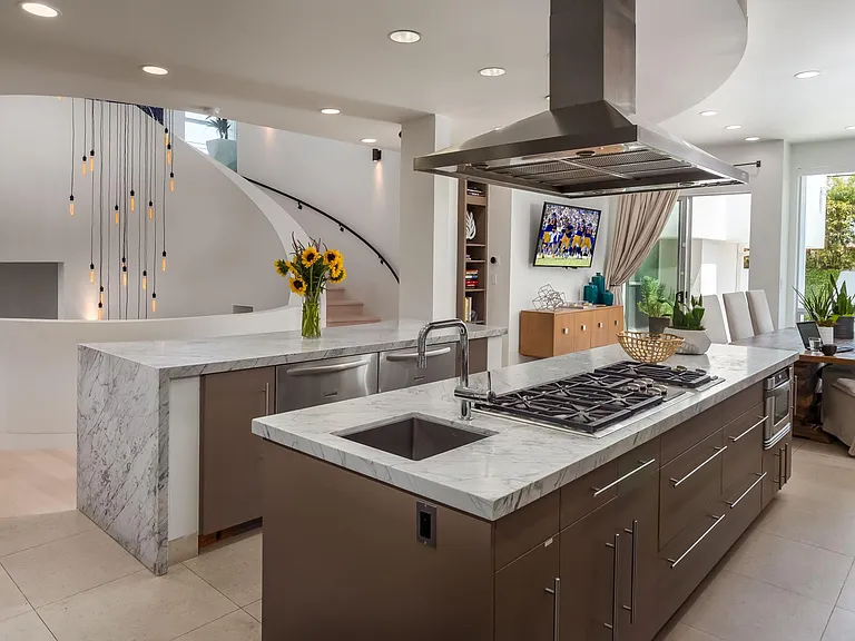 808 N La Jolla Ave — Photo 31