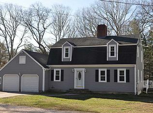 18 Neptune Dr W, South Kingstown, RI 02879