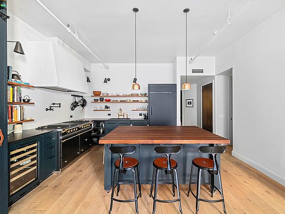 4th image of 241 W 23rd St APT 5B