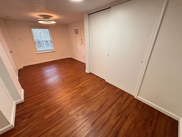 111 Cedar St — Photo 15