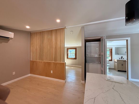 5th image of 2 Oak St #1
