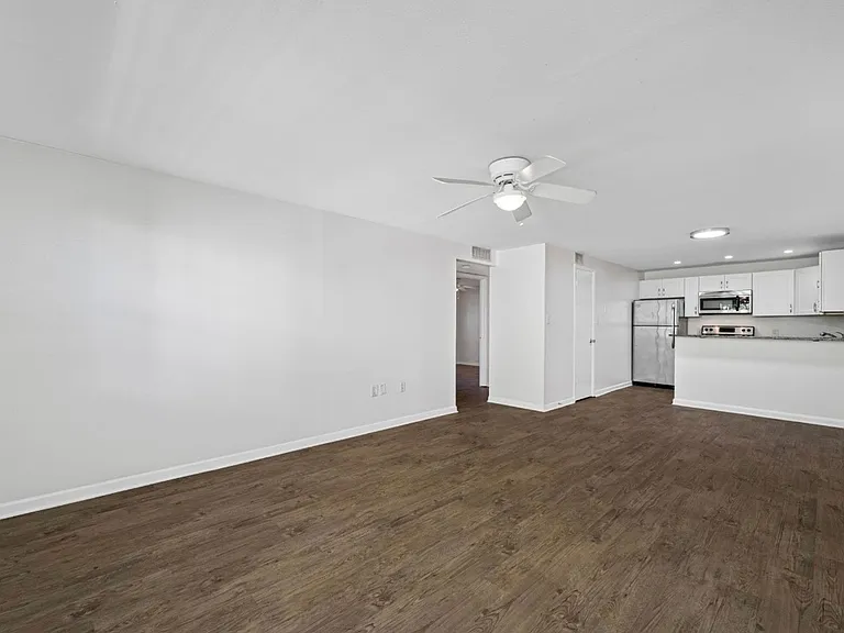 3211 W De Leon St — Photo 38