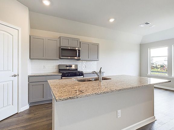 3rd image of 166 Colett Dr