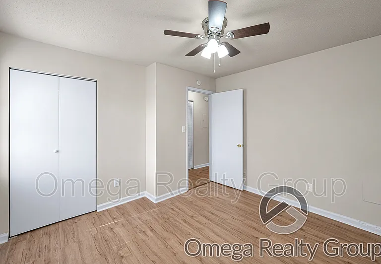 The Cove Apartments — Photo 26