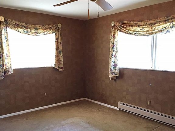 3rd image of 1937 Fairway Cir E