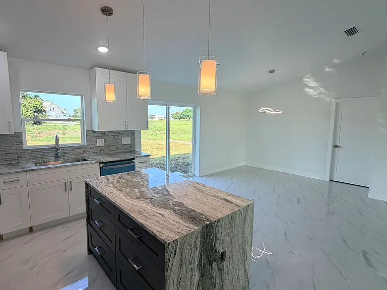 7016 Golf Club Dr — Photo 5