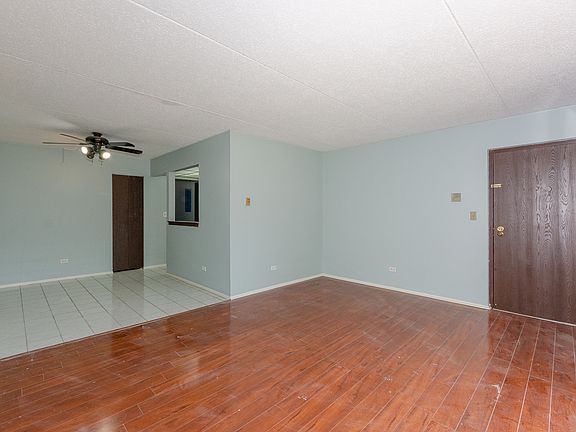 4th image of 320 Klein Creek Ct APT A
