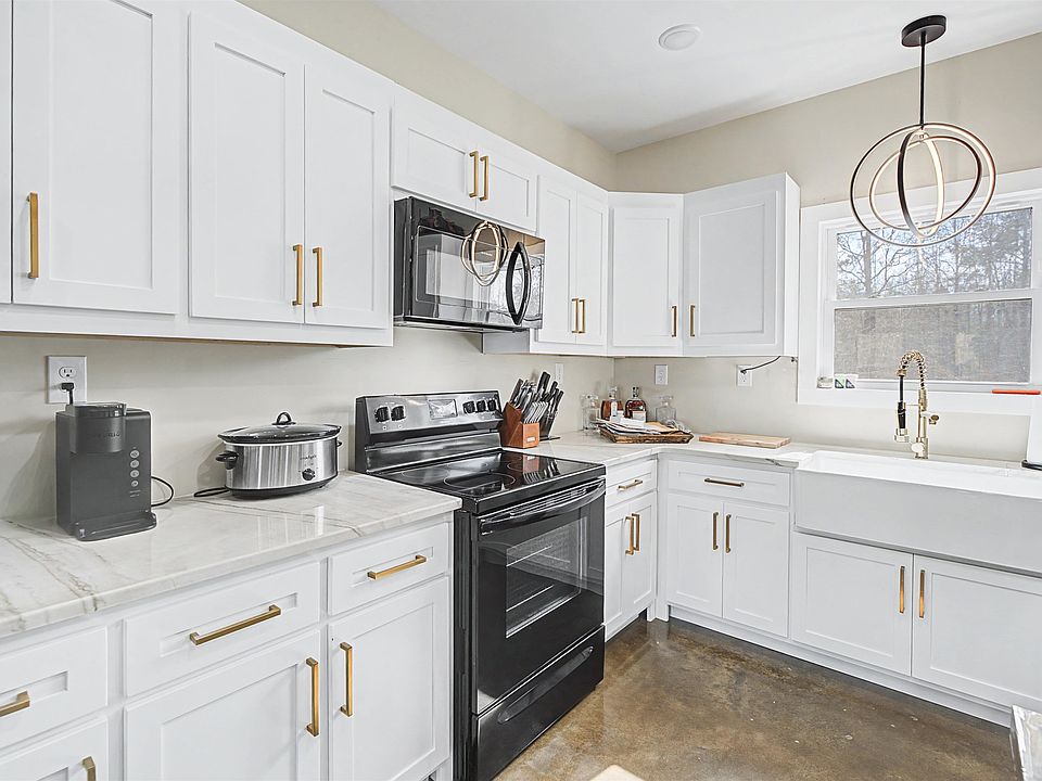 13th image of this home