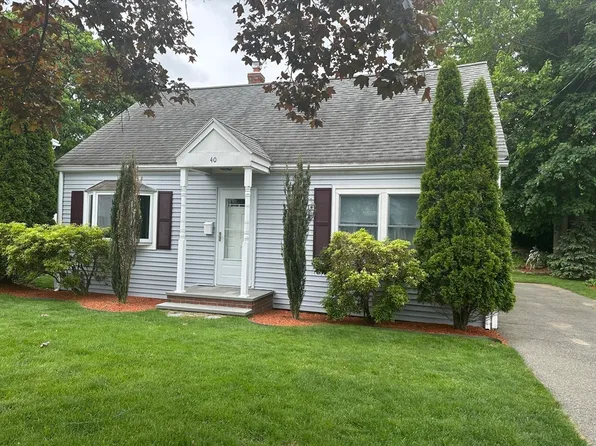 40 Elmwood Cir, Peabody, MA 01960