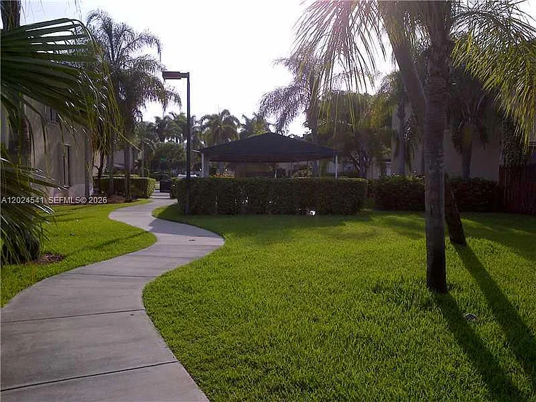 5702 NW 112th Ct #5702 — Photo 3