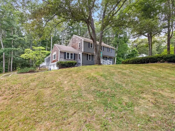 10 Flint Locke Dr, Duxbury, MA 02332