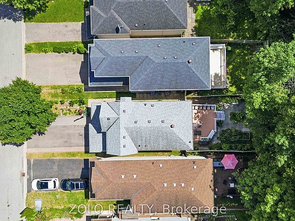 4th image of 82 Piperbrook Cres