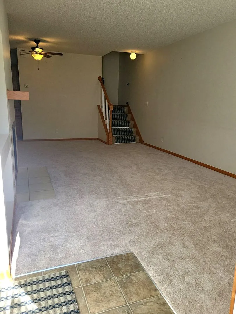 2 Level Townhouse — Photo 4