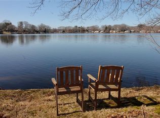 201 Edgehill Rd, Warwick, RI 02889