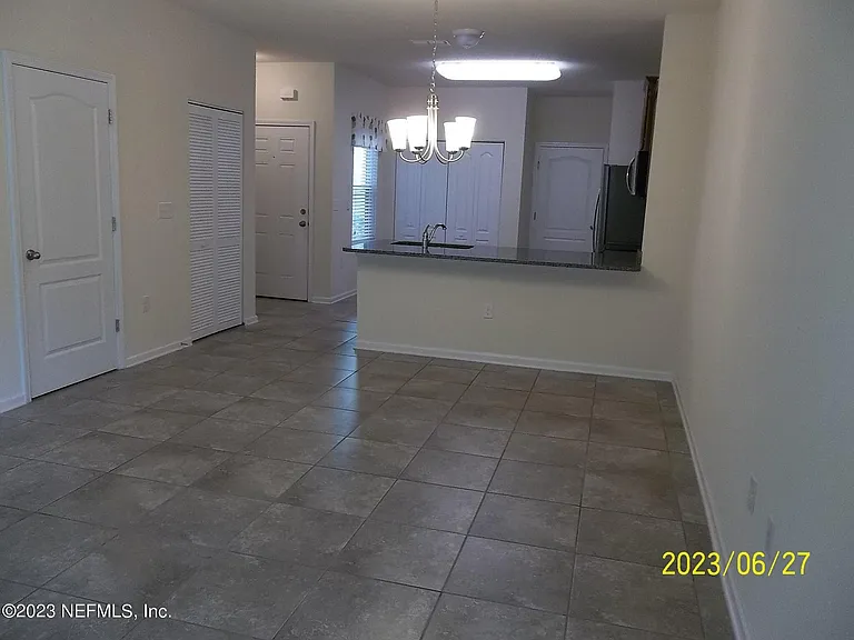 618 Servia Dr — Photo 6