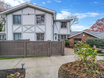320 Woodland Court, Coram, NY, 11727