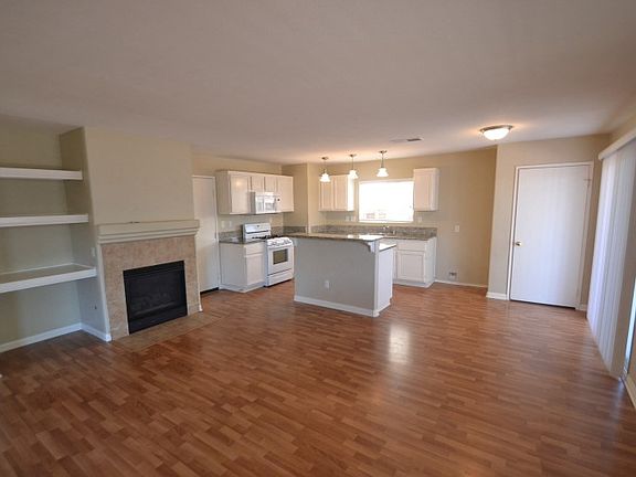 3rd image of 26950 Wildflower St