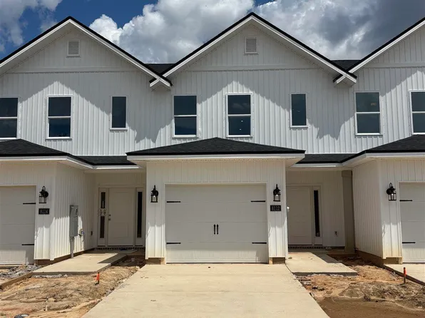 8102 Carl Dean St, Pensacola, FL 32514