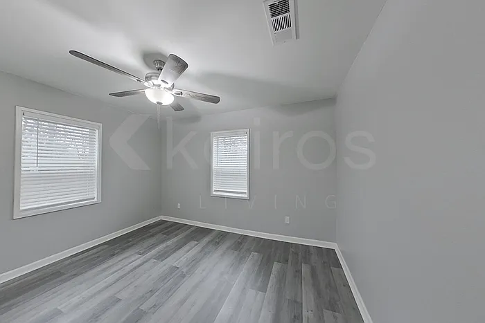 230 E Colonial Dr — Photo 11
