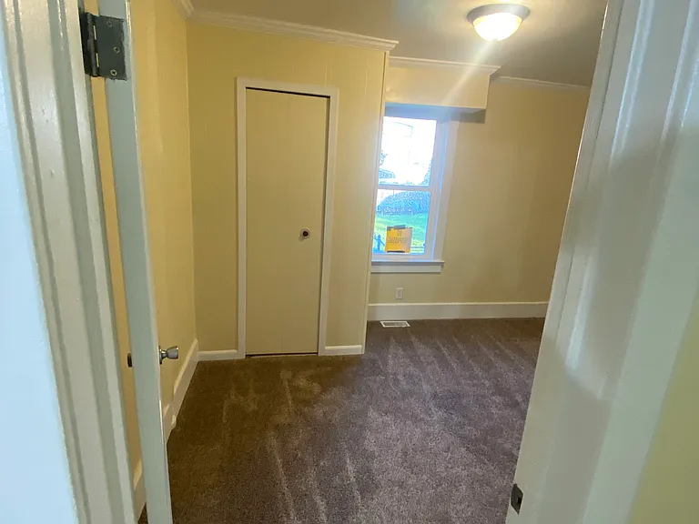 204 Thurman Ave #1R — Photo 9