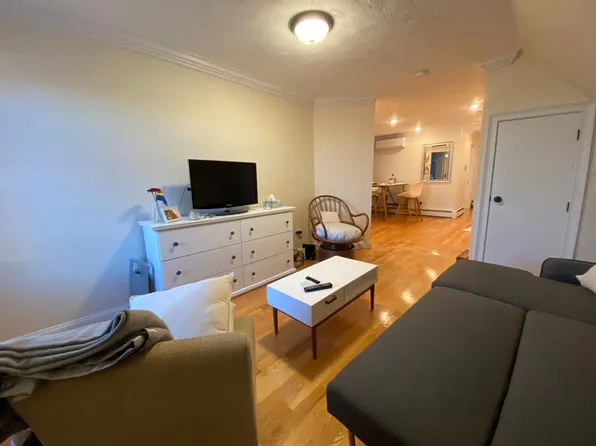 67 Temple St #3, Somerville, MA 02145