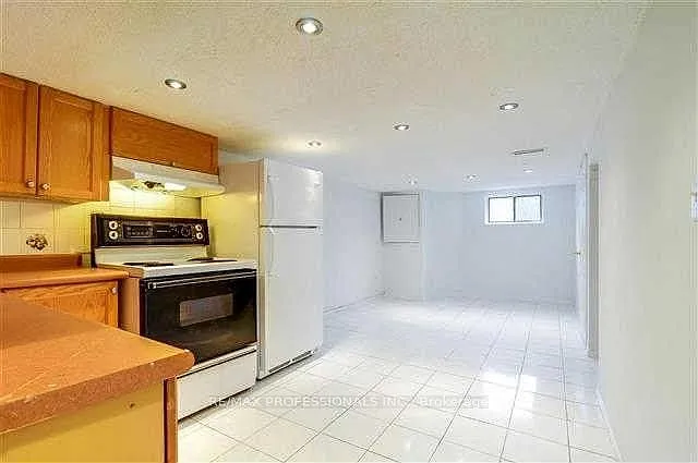 34 Glenside Ave #LOWER — Photo 3