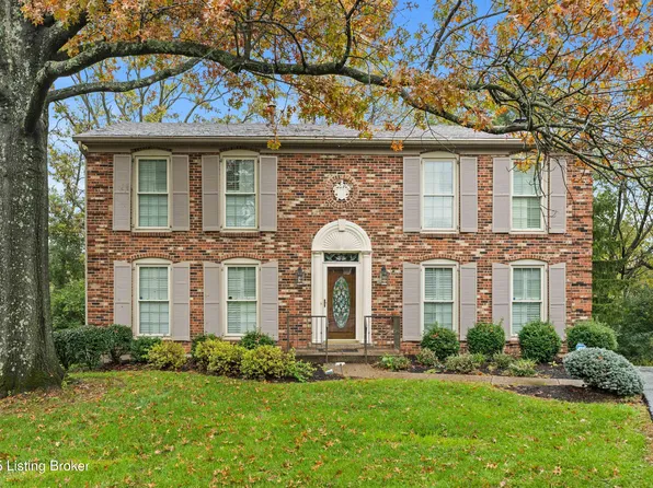 201 Lanark Pl, Douglass Hills, KY 40243