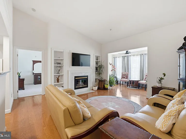 9224 Cardinal Forest Ln #J — Photo 11