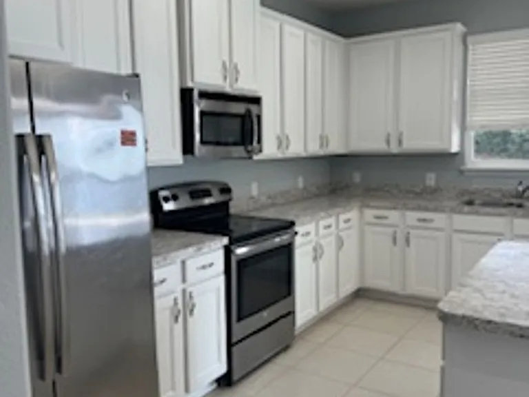 5717 SW 49th Ave — Photo 11