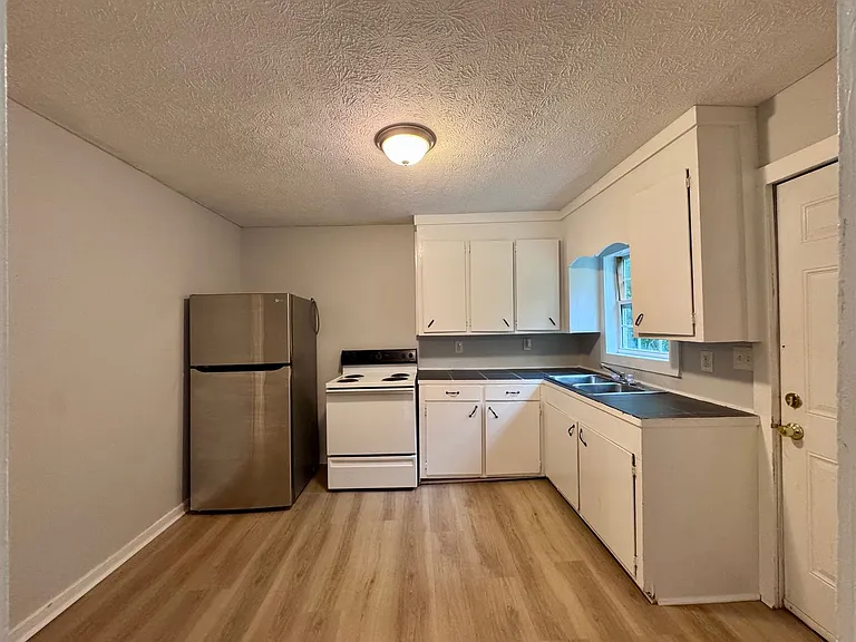 2415 A&b Maple Rd SE — Photo 13