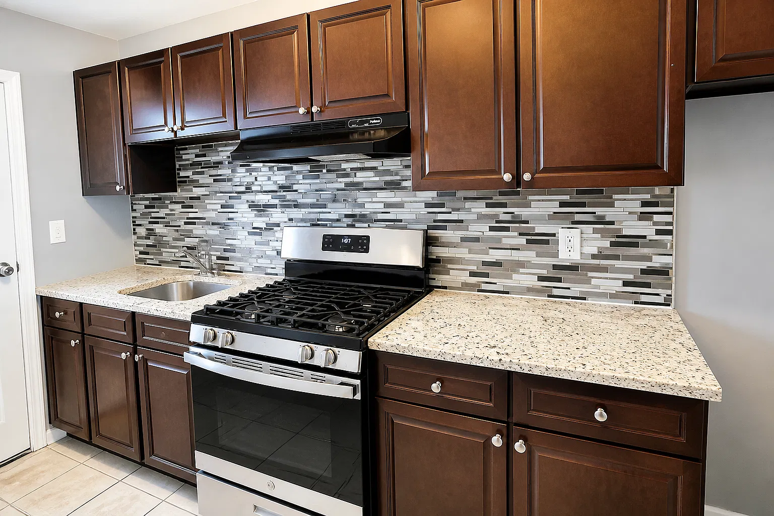 3 bed, $2,250 — Photo 1