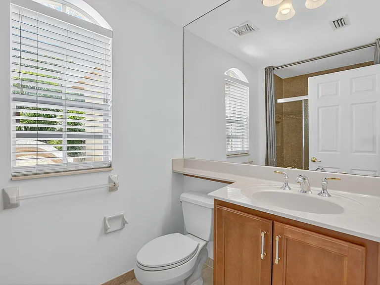 8326 Emerald Winds Cir — Photo 43