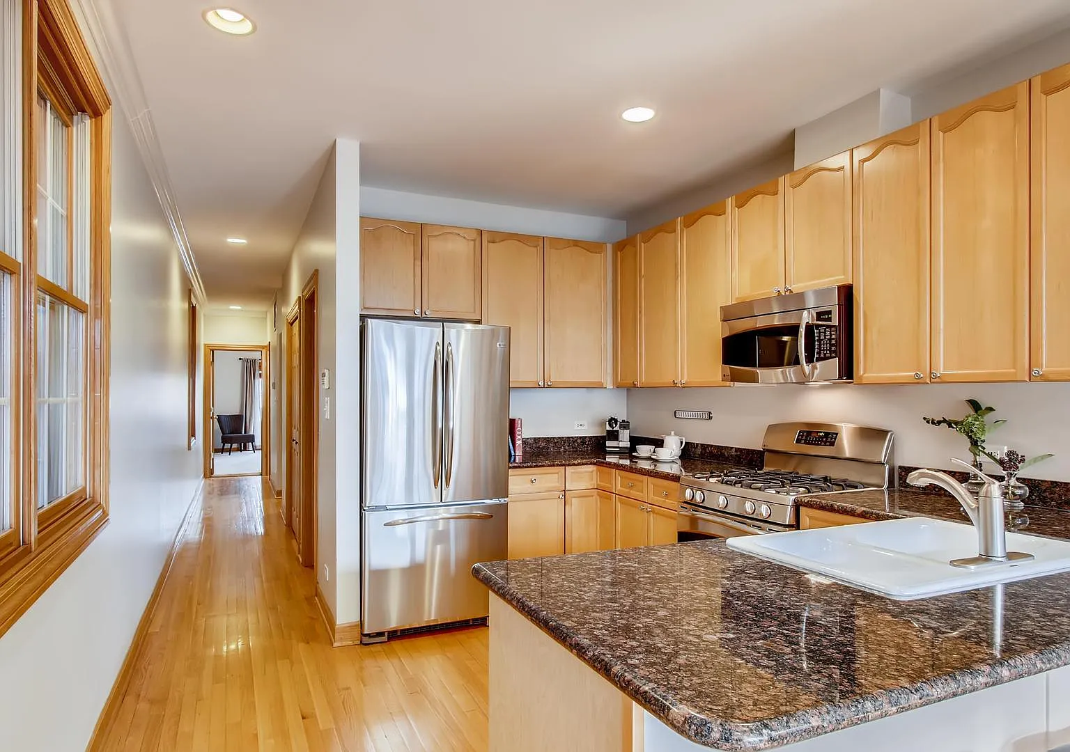 2 bed, 1300 sqft, $4,600 — Photo 4