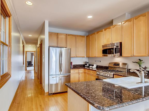 4th image of 1152 W Wrightwood Ave #2