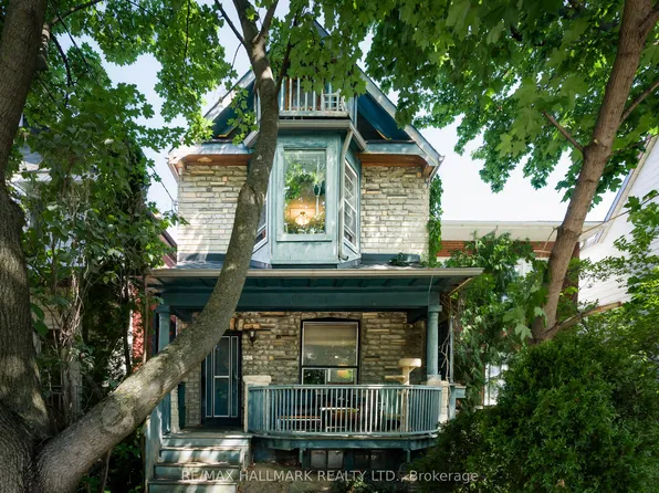 204 Yarmouth Rd, Toronto, ON M6G 1X4